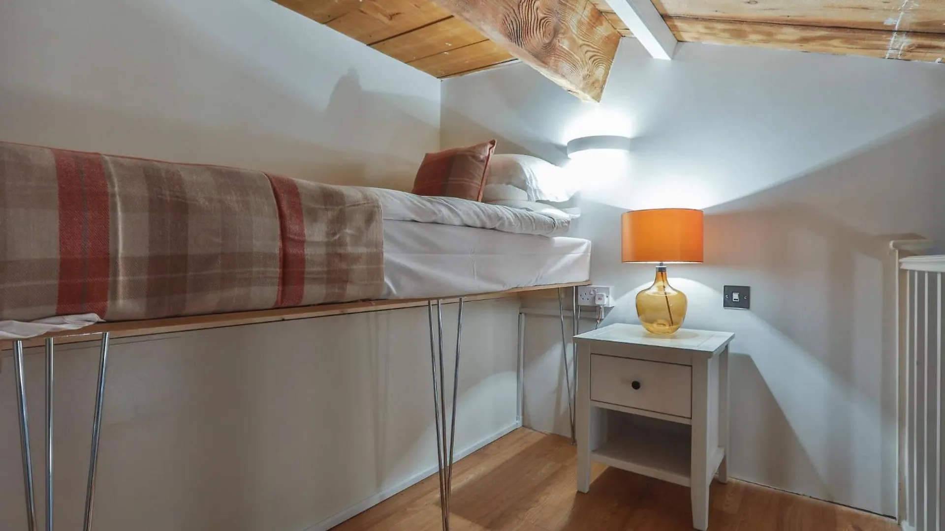 Wild Roses Serviced Apartments - Excel Warehouse 1 London United Kingdom