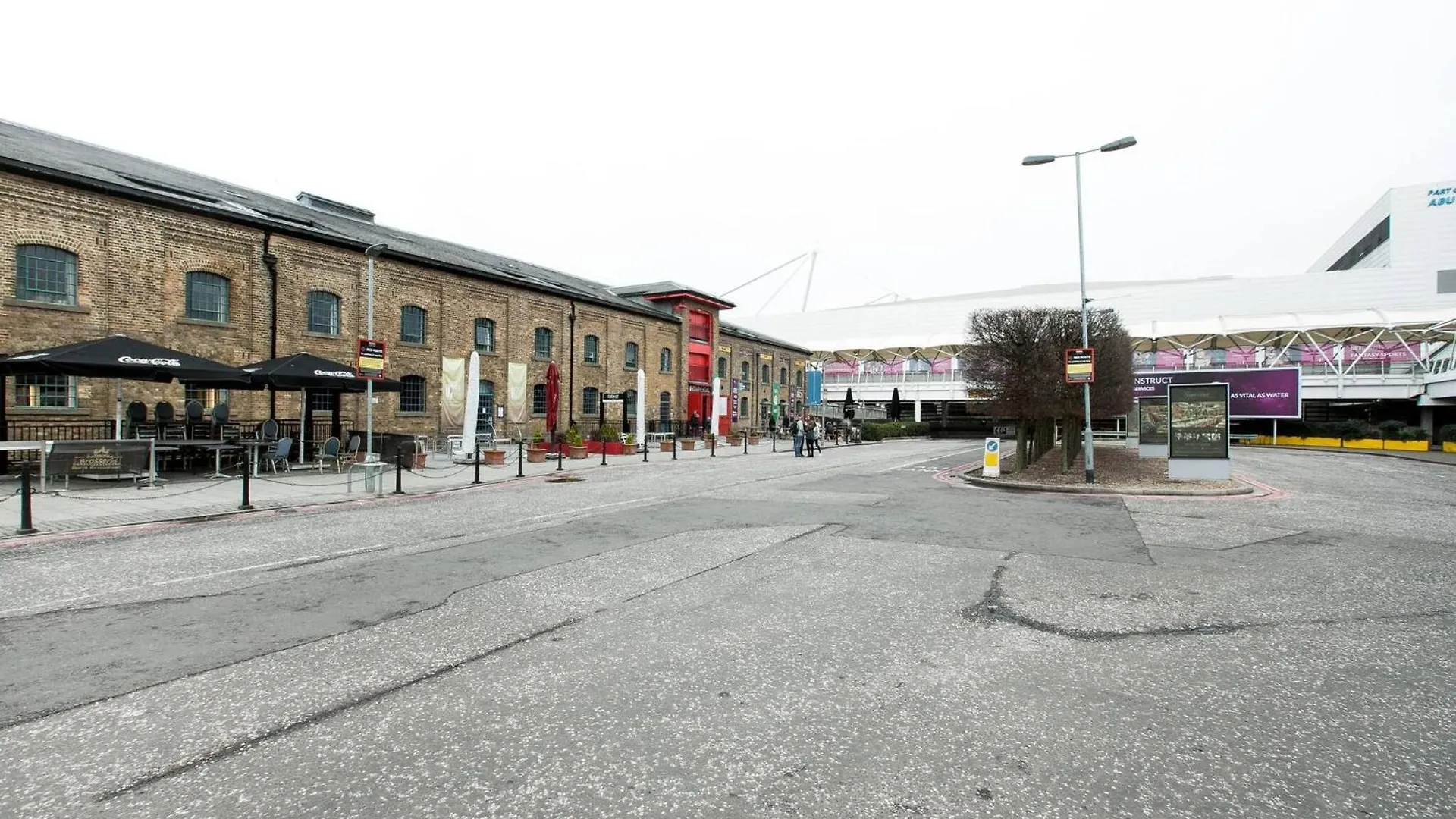 Wild Roses Serviced Apartments - Excel Warehouse 1 London